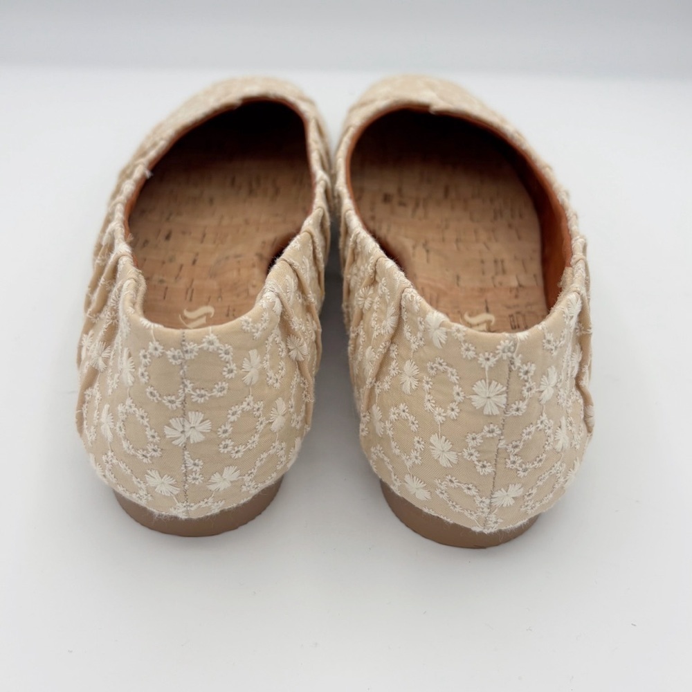 Korks Tan Floral Eyelet Ballet Flats Sz 7.5 - Picture 3 of 5